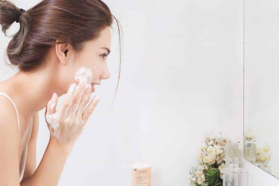 vWhy is my face oily when i wake up - Use the right cleanser