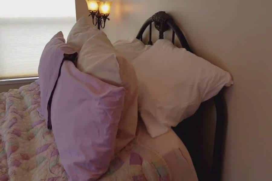 How To Keep Pillows From Falling Between Mattress And Wall- keep the mattress from moving