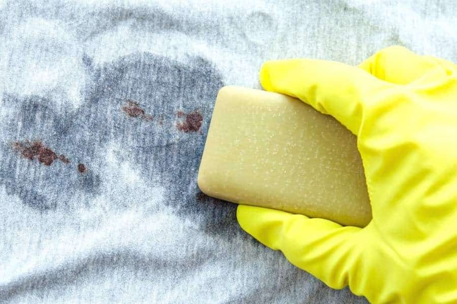How to remove yellow stains from pillowcases - Skin lotion and oils