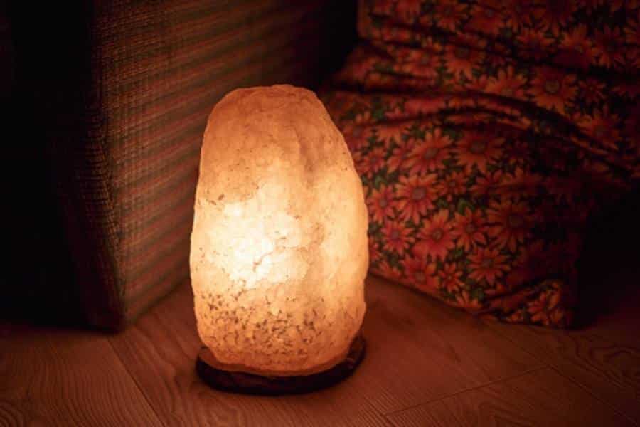 How to choose right reading lamp for bedroom-Salt lamp