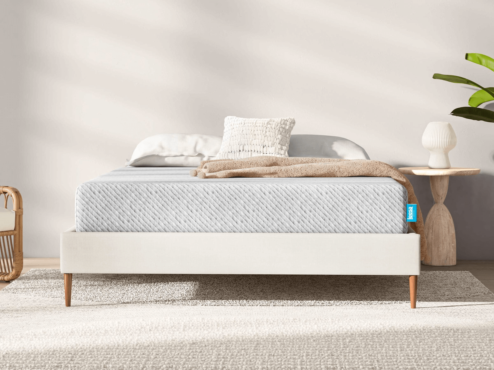 Does Leesa mattress have fiberglass? Yes, however, it does not have a fire-retardant sock.