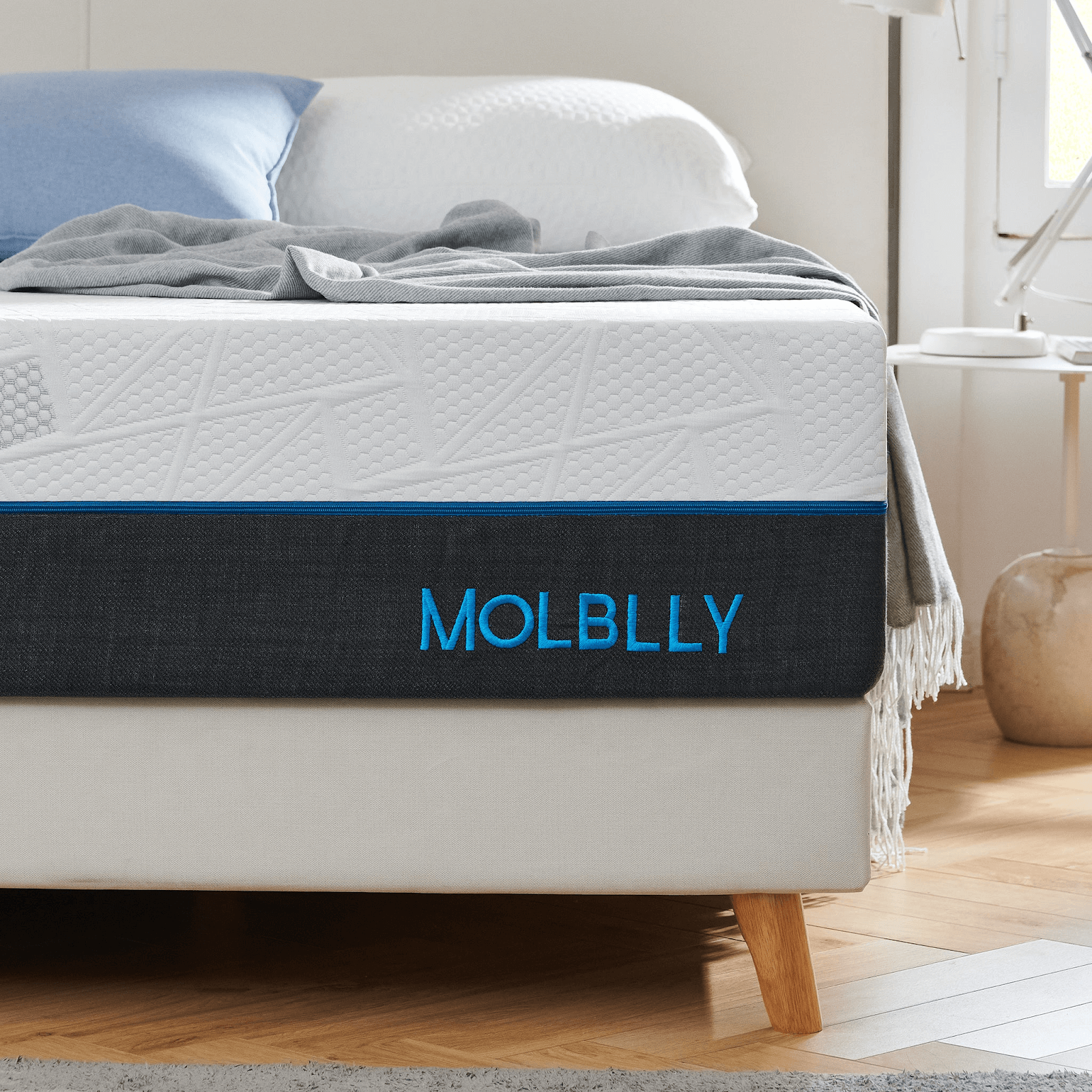 Molblly mattress.