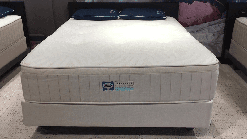 Does Sealy mattress have fiberglass? No, they utilized only CertiPUR-US certified gel and memory foam.